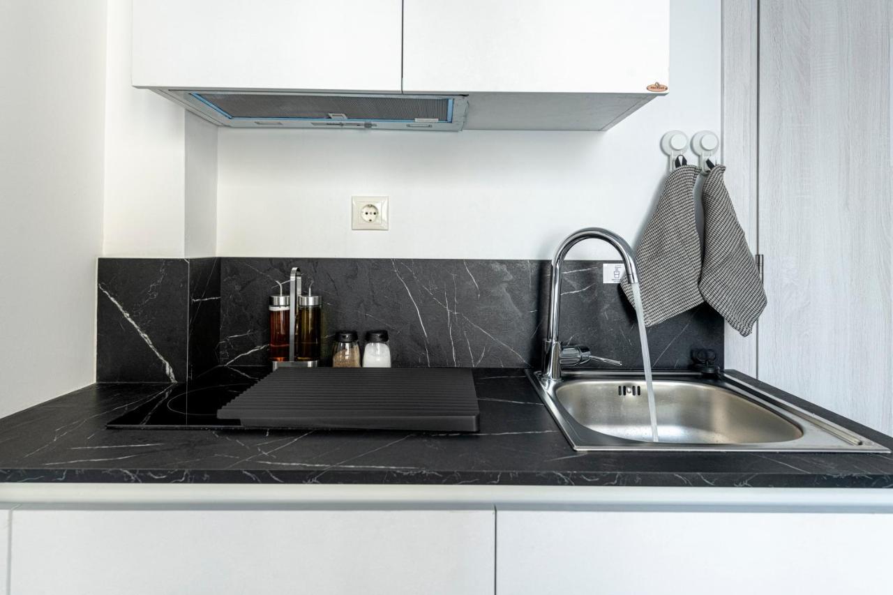 Phaedrus Living Executive Kriel Suites 001 Атина Екстериор снимка