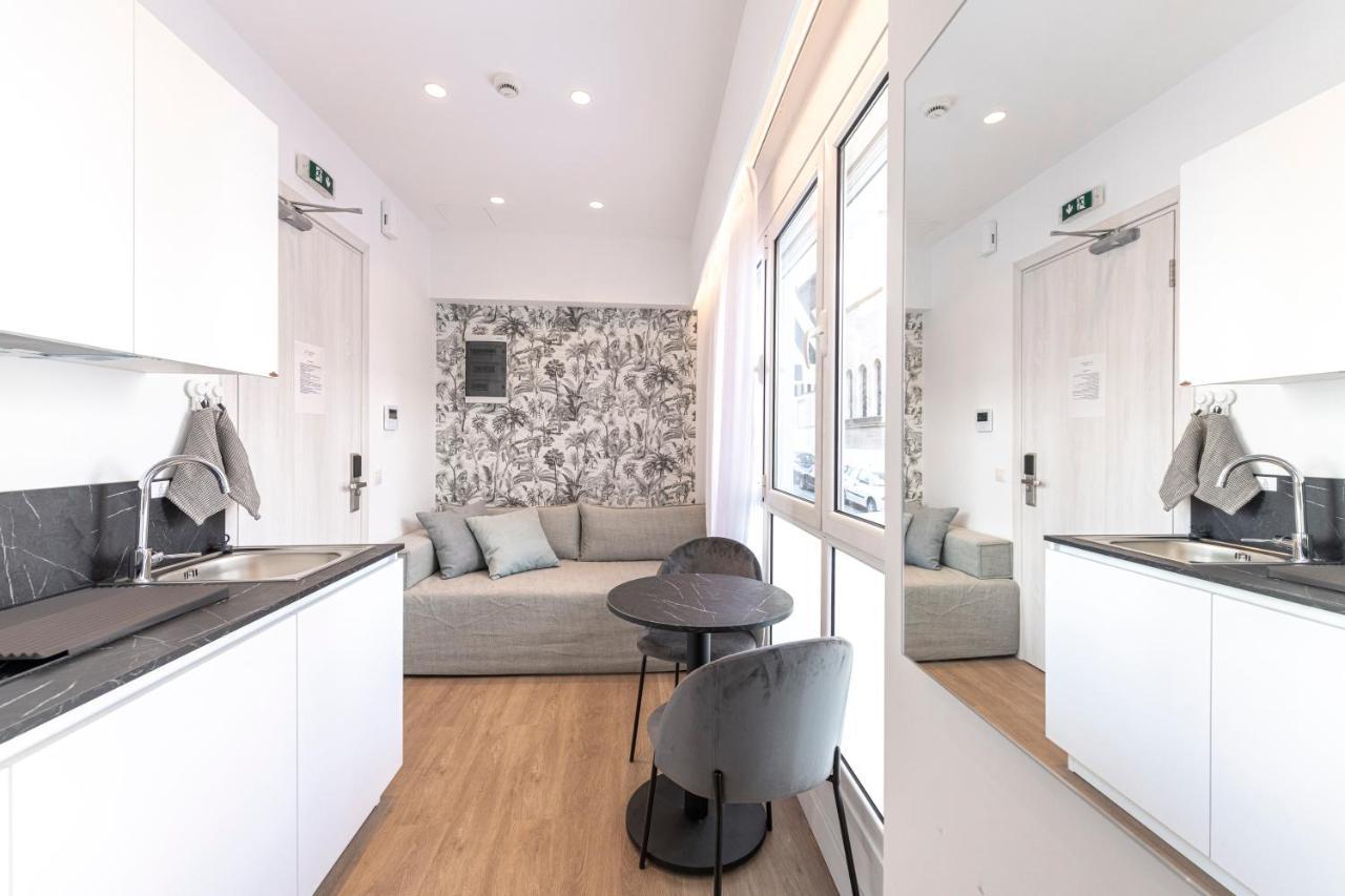 Phaedrus Living Executive Kriel Suites 001 Атина Екстериор снимка